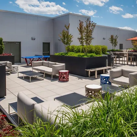 Stunning City View - Condo At Crystal City With Rooftop